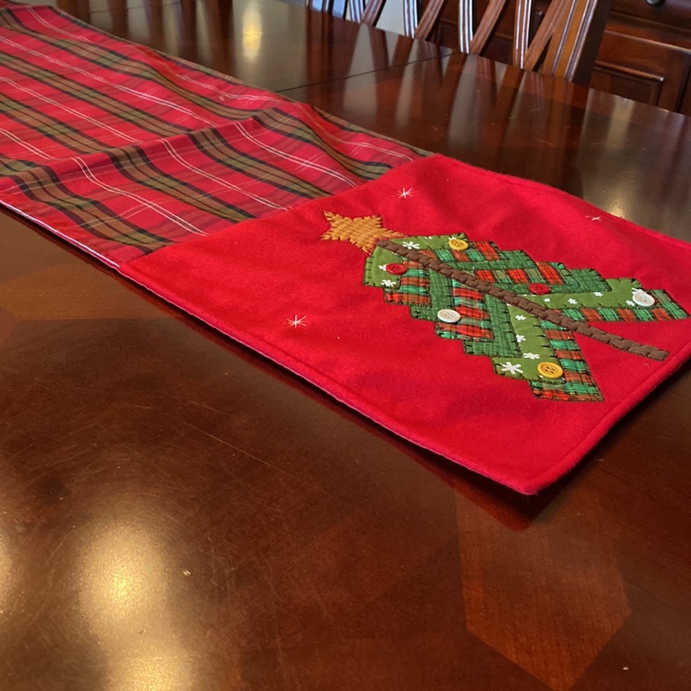 Christmas table runner. Perfect condition!